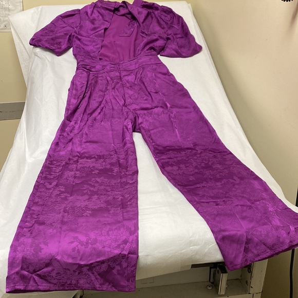 NWT: Adelyn Rae - Theo Open-Back Sateen Jacquard Jumpsuit in Purple - Picture 6 of 12